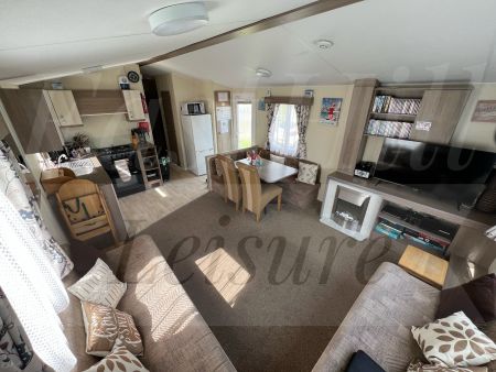 72_lounge_to_rear_size_3_resized.jpg