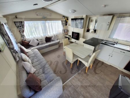 Lounge_1_size_3_resized.jpg